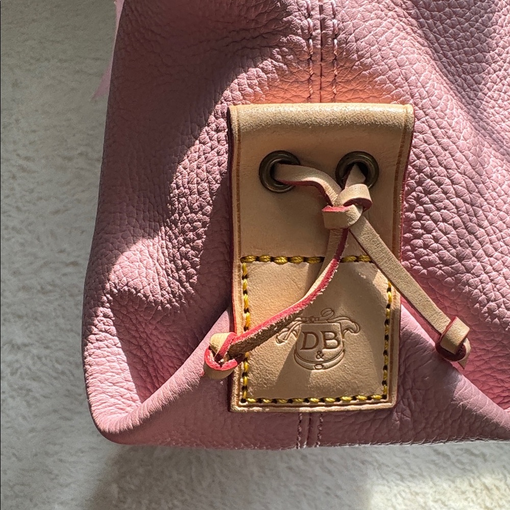 SOLD !!!!!! Shoulder Bag with Gold Details - Picture 4 of 7